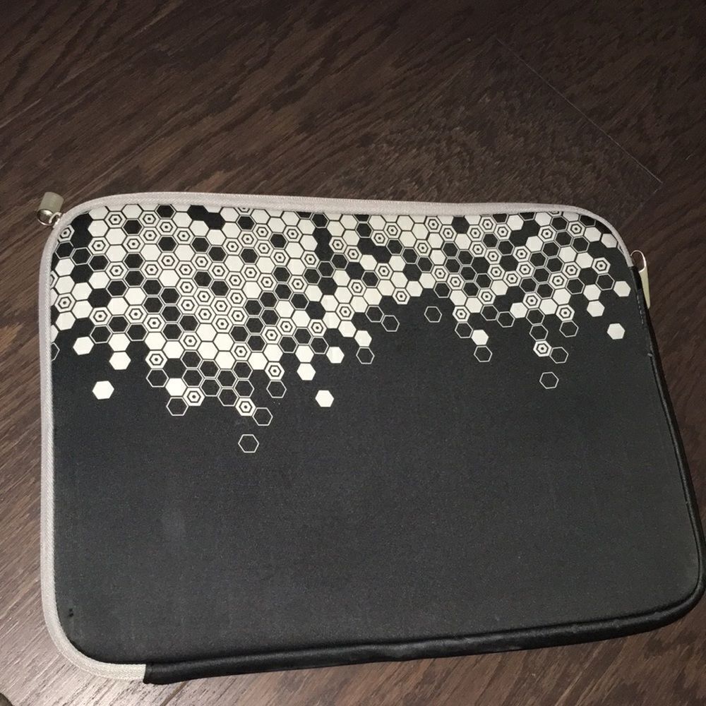 Belkin Soft padded iPad laptop safety soft zipper sleeve case 15 x 11.5”